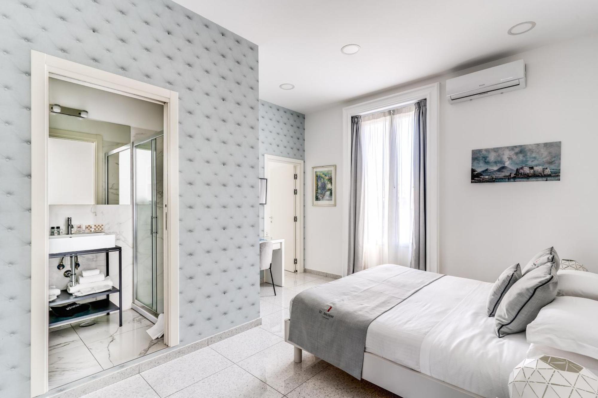 Le Angioine Rooms Naples Exterior photo